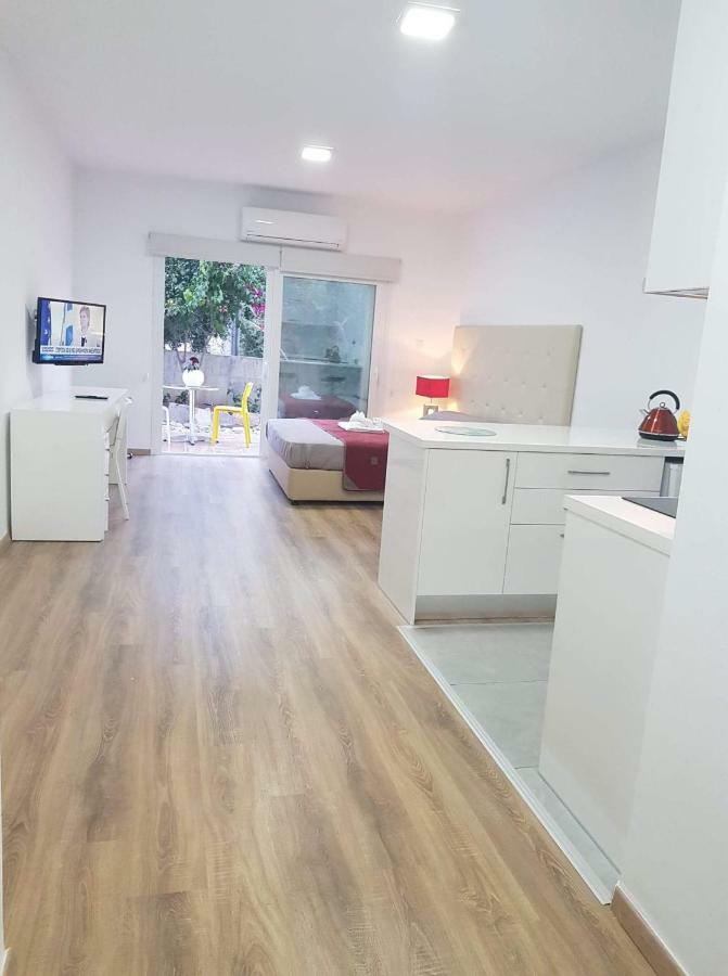 Ground Floor Studio Paphos Exterior foto
